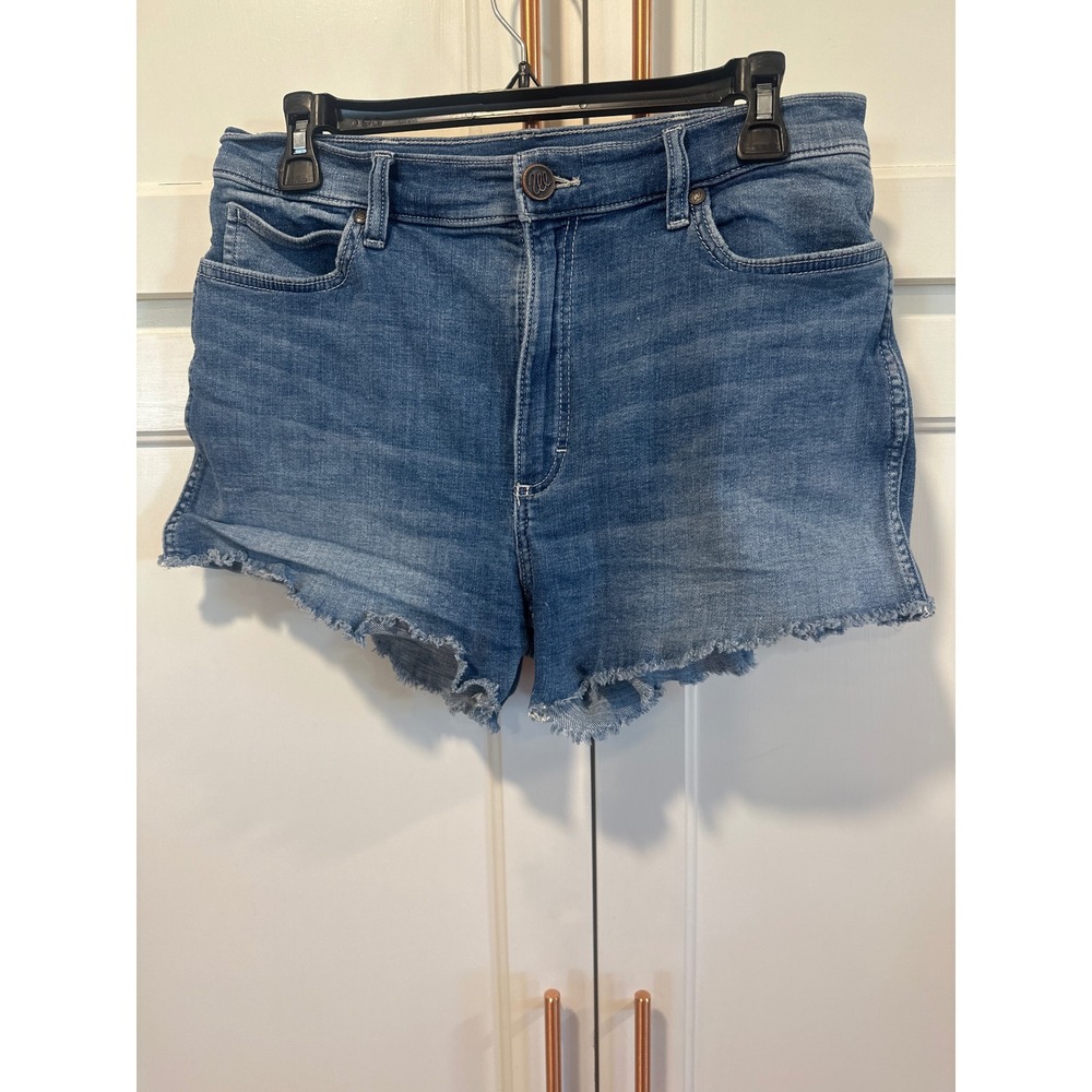 Wrangler Womens High Waisted cut off Denim Shorts Medium Wash Blue Size 10 boho